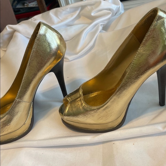 Gold Peep-Toe Heels by Qupid - Picture 6 of 10